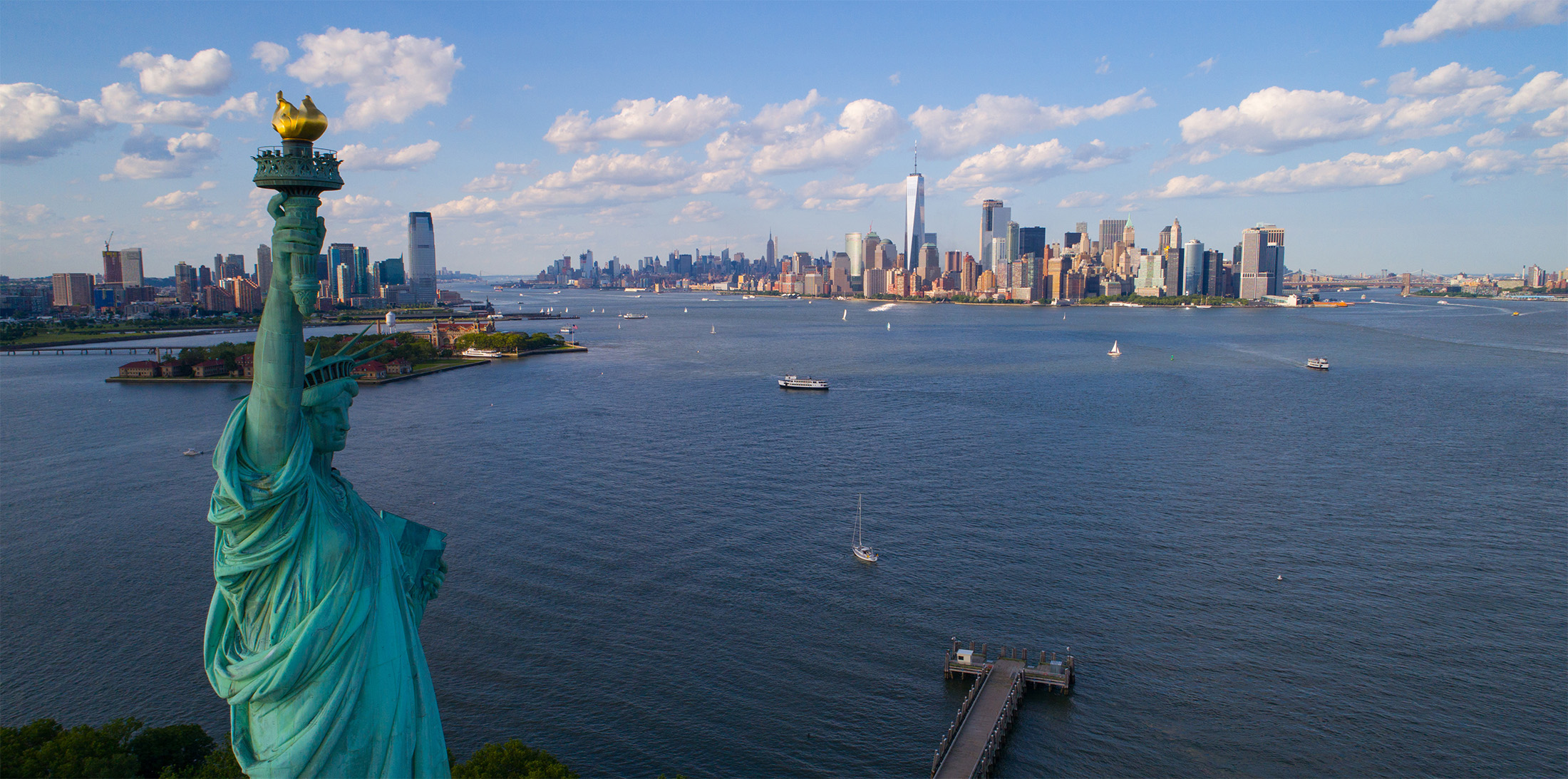 statue of liberty ny skyline